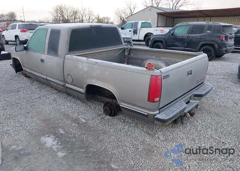 1998 Chevrolet C1500 Fleetside z USA, uszkodzony, nr VIN 2GCEC19R3W1137824